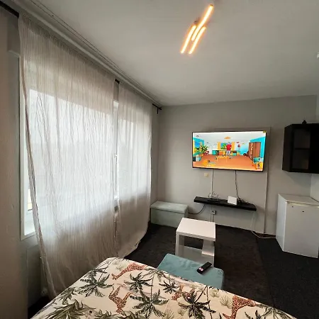 City Home Apartment